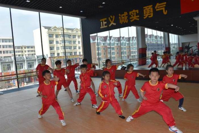 延吉市欢乐宫跆拳道武术馆(517193,0729)班