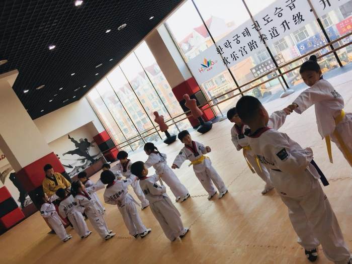 延吉市欢乐宫跆拳道武术馆(,)招生幼儿班,小学