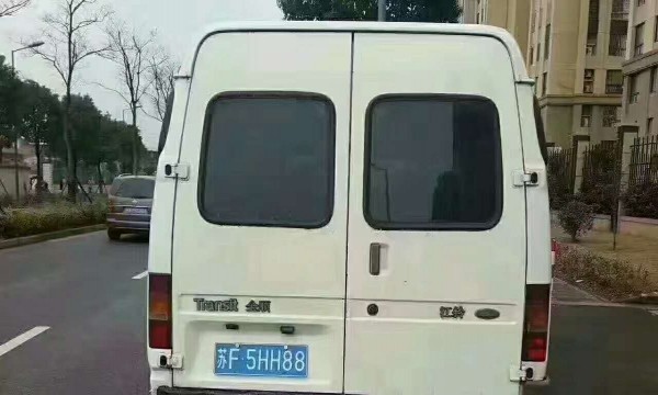 精品车况家用车,江铃全顺小型柴油车,手动挡,绿标,外地牌照可直接过户,市区可以跑。保养很好,车内非常干净,无事故,可接第三方检测。高速开起来特别给力,经济实惠,做生意首选。配置:方向助力,安全气囊,倒车雷达,空调,ABS防抱死系统,电动窗等等。手续齐全,定期保养,有需要的朋友可电话联系,可实地看车。 上海宝锐车行欢迎广大客户前来看车、选车、试车。车型充足,常年有百余辆车可供新老客户实地挑选。公司以 诚信为本热忱为广大新老客户服务,售后服务有保证。 大量出售瑞风.