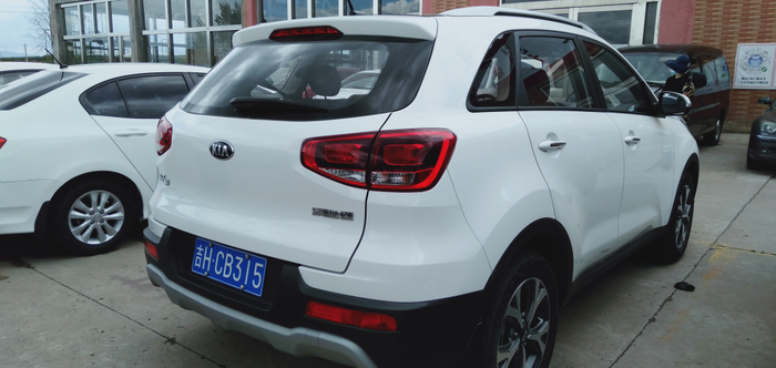 起亚kx3 16款 1.6 手自一体 两驱 gls