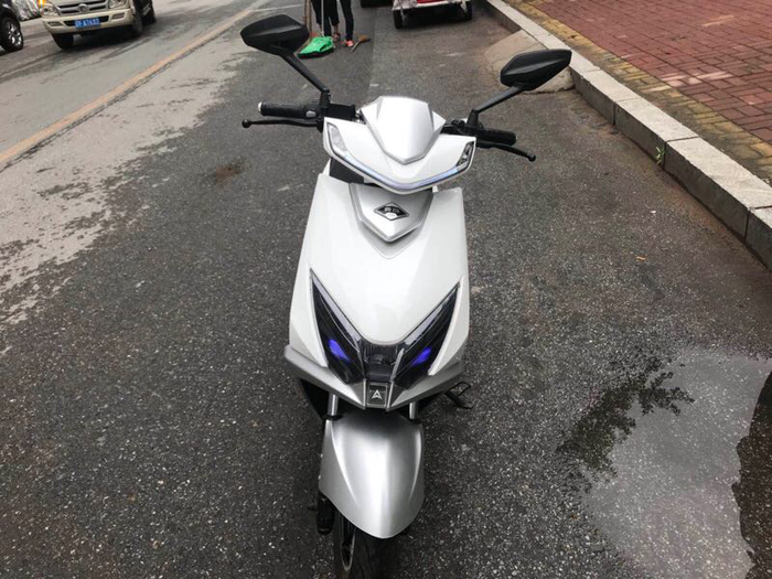 [延吉市]爱玛雪豹电动摩托车