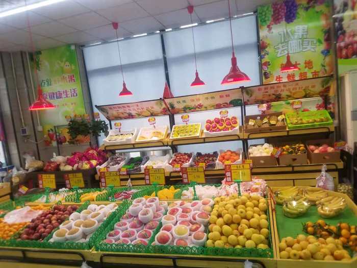 东盛大街公平路,新大地生鲜超市整体出兑,240多平,房费13万一年,四年