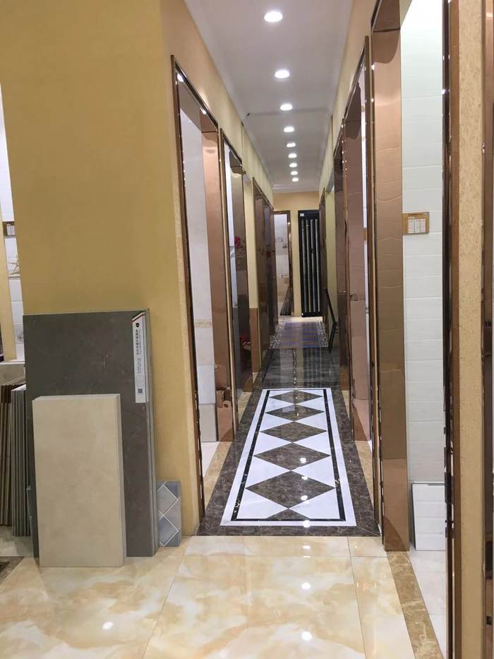 亿丰装饰城旺铺转让