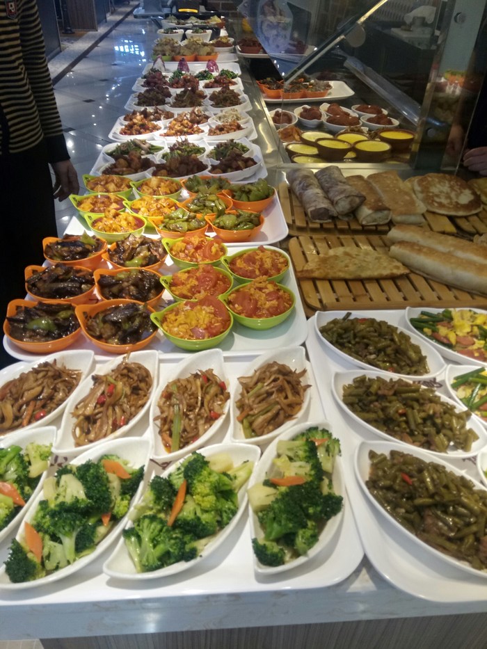 延吉百利城六楼生意非常好的特色餐饮出兑